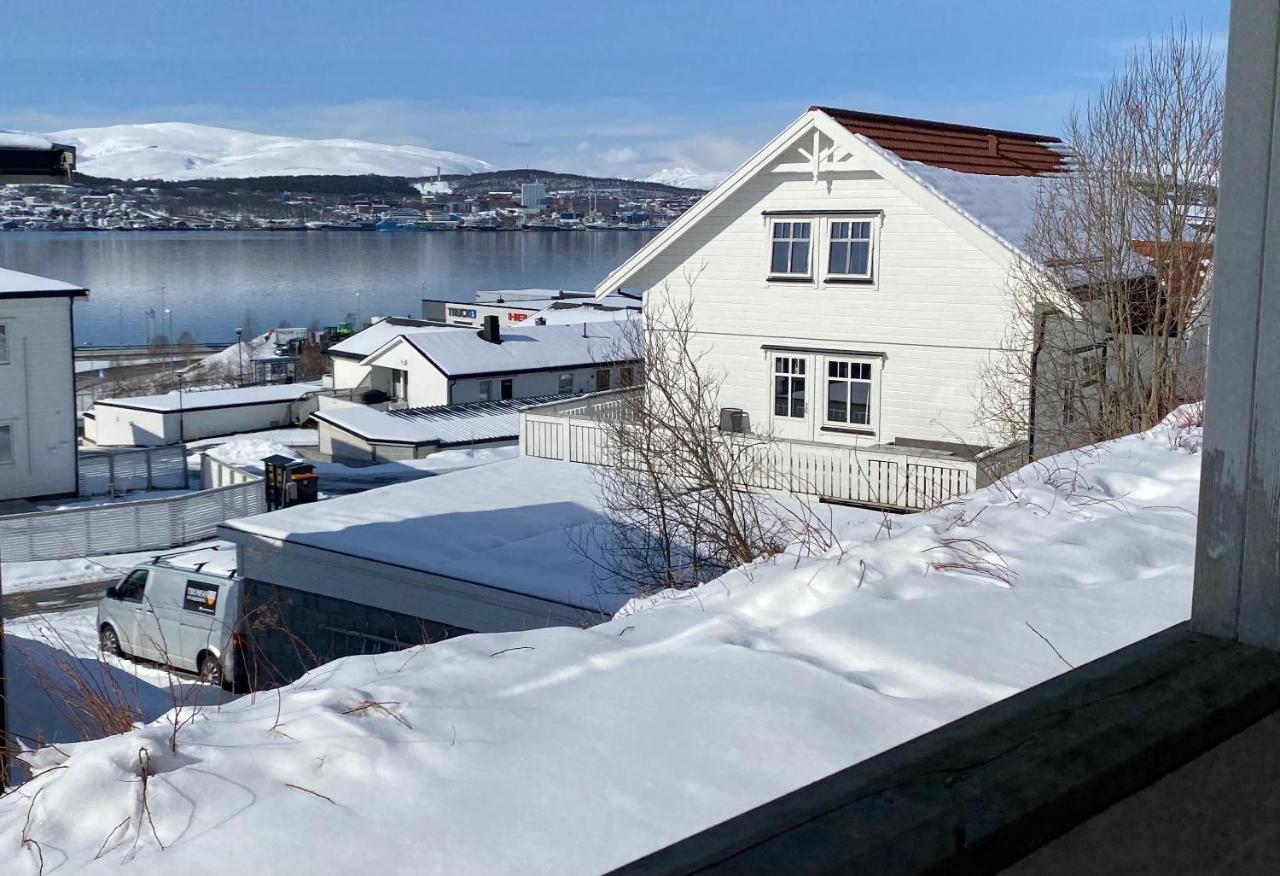 Polar Cozy Apartment - With View And Free Parking Тромсьо Екстериор снимка