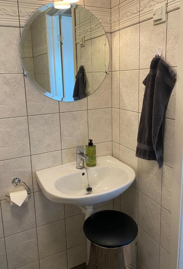 Polar Cozy Apartment - With View And Free Parking Тромсьо Екстериор снимка